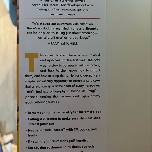 Hug your customers book - Picture 3 of 4